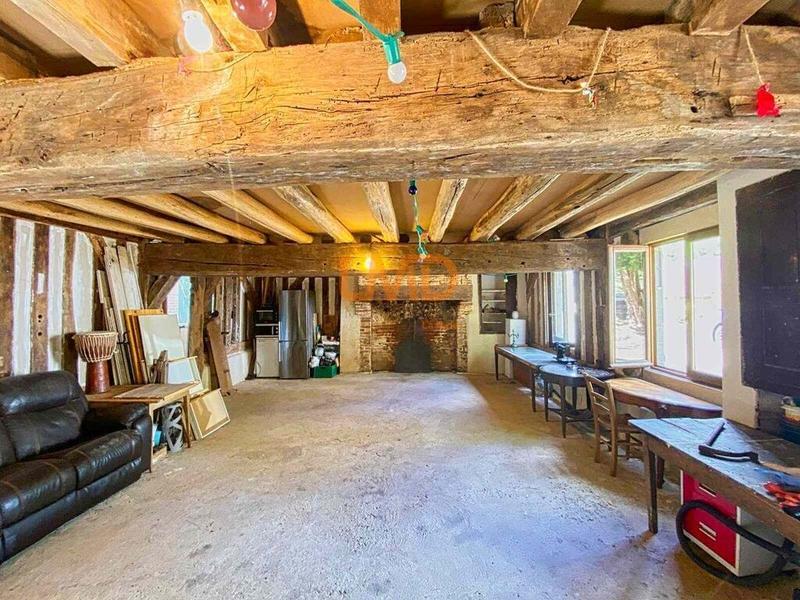 Propriété - 234 m² - 9 pièces