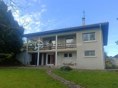 Maison - 161 m² - 7 pièces