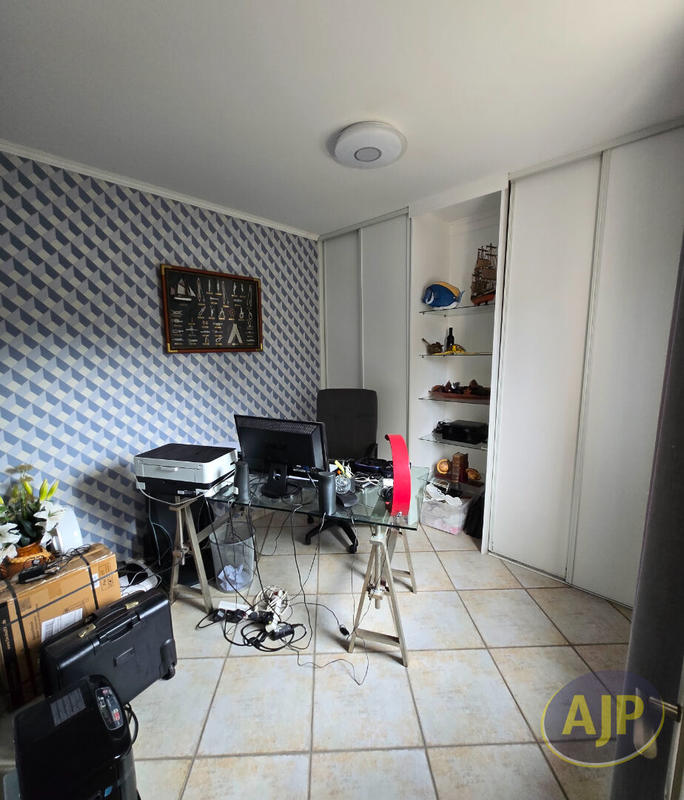 Maison - 205 m² - 6 pièces