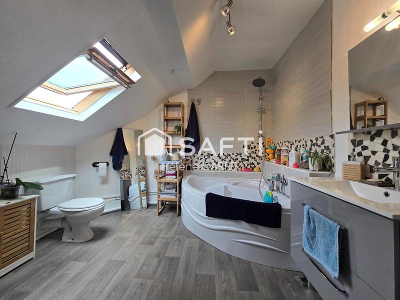 Maison - 90 m² - 5 pièces