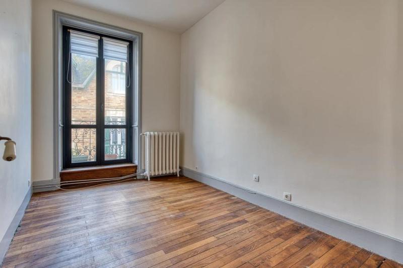 Appartement ancien - 132 m² - 6 pièces