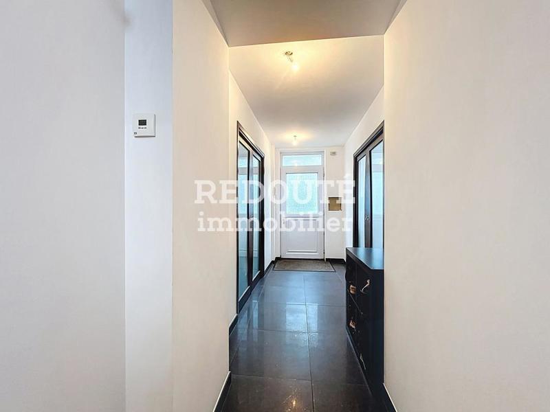 Maison - 236 m² - 8 pièces