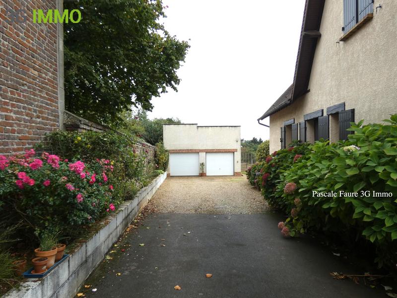 Maison traditionnelle - 197 m² - 10 pièces