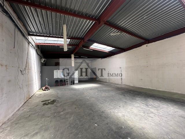 Entrepôt - 180 m²