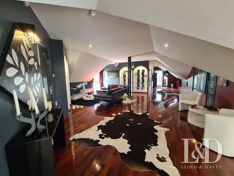 Local d'activités - 574 m² - 12 pièces