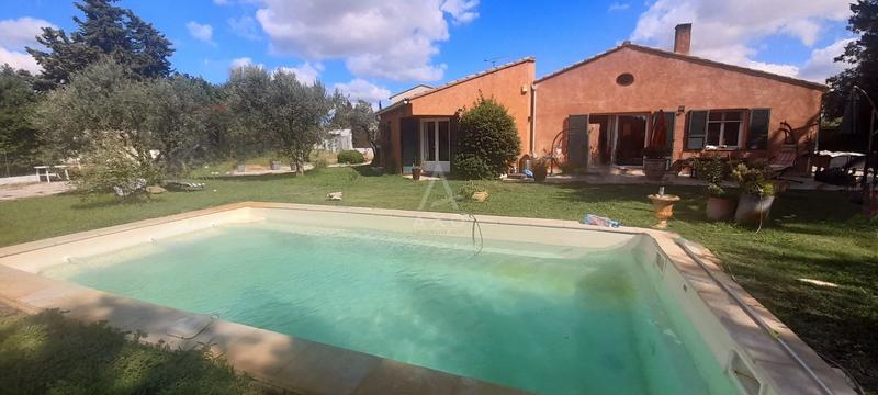 Propriété - 229 m² - 9 pièces