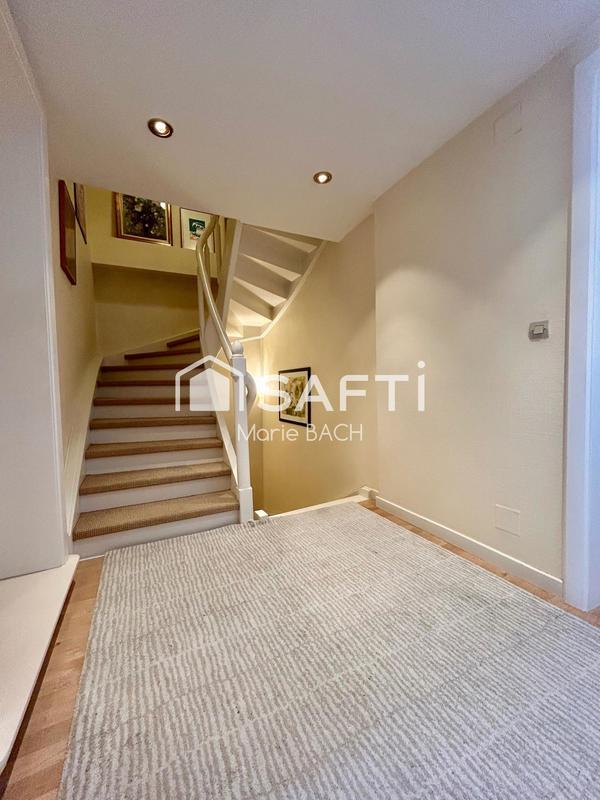 Maison - 174 m² - 8 pièces