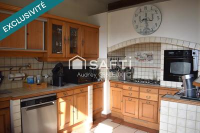 Maison - 230 m² - 10 pièces