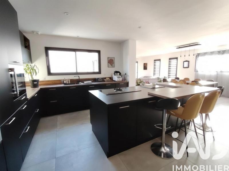Maison - 145 m² - 5 pièces