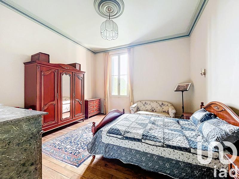 Maison - 402 m² - 12 pièces