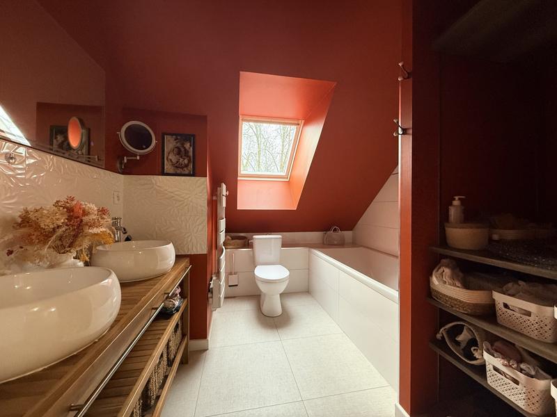 Maison traditionnelle - 118 m² - 8 pièces