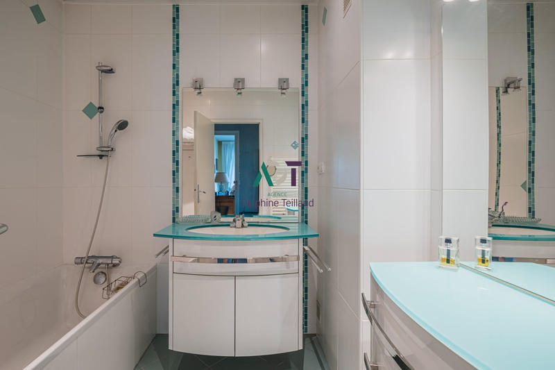 Appartement - 140 m² - 5 pièces