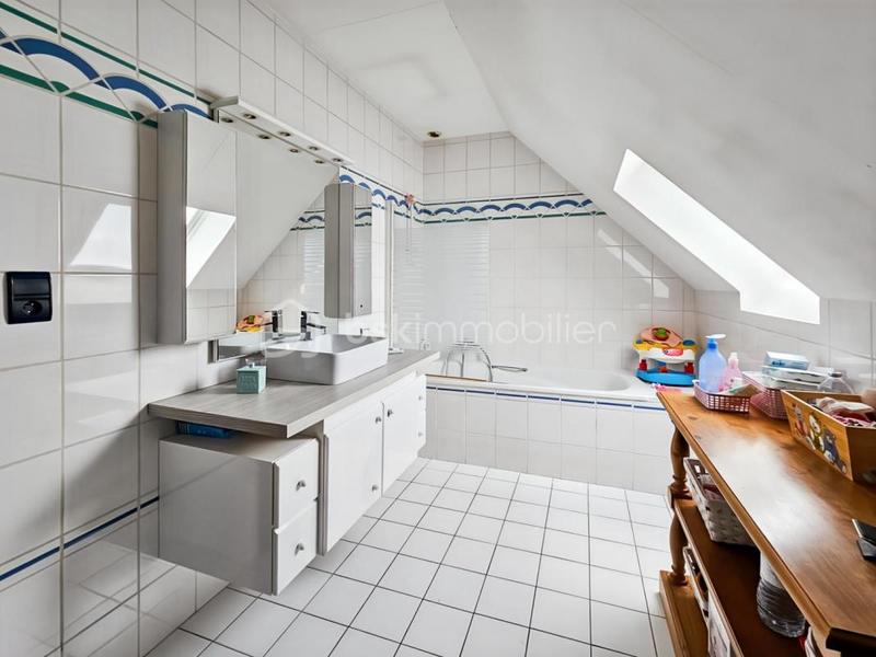 Pavillon - 150 m² - 6 pièces