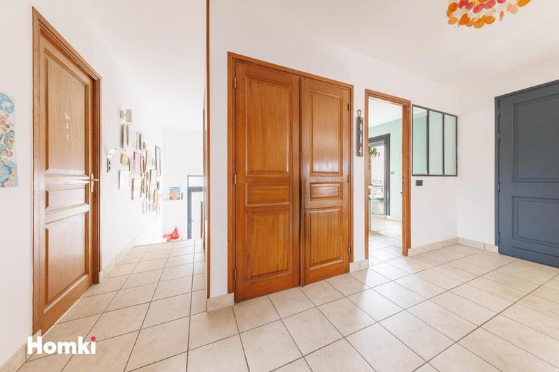 Maison - 200 m² - 6 pièces