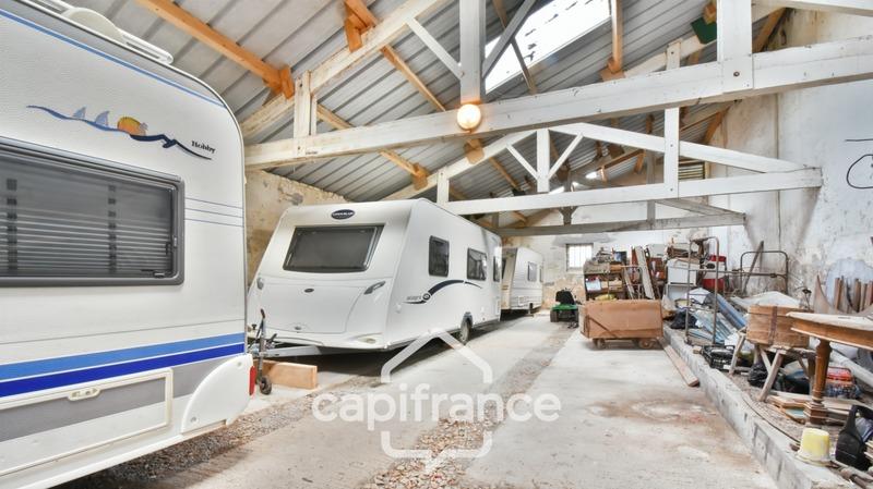 Hangar - 592 m² - 5 pièces