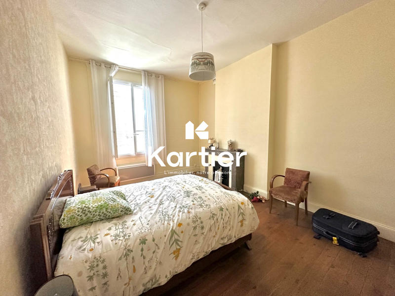 Maison ancienne - 800 m² - 12 pièces