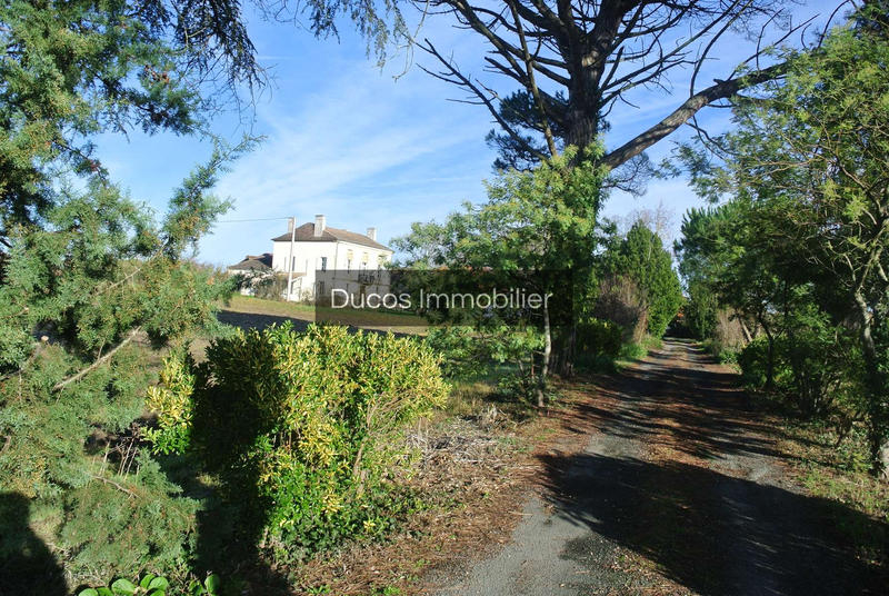 Maison - 244 m² - 7 pièces