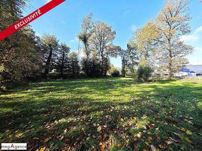 Terrain constructible - 1 017 m²