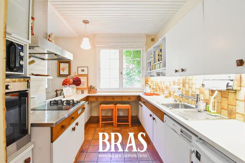 Maison - 372 m² - 7 pièces