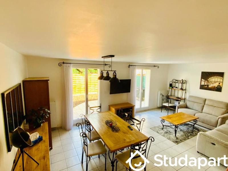 Chambre - 12 m² - 1 pièce