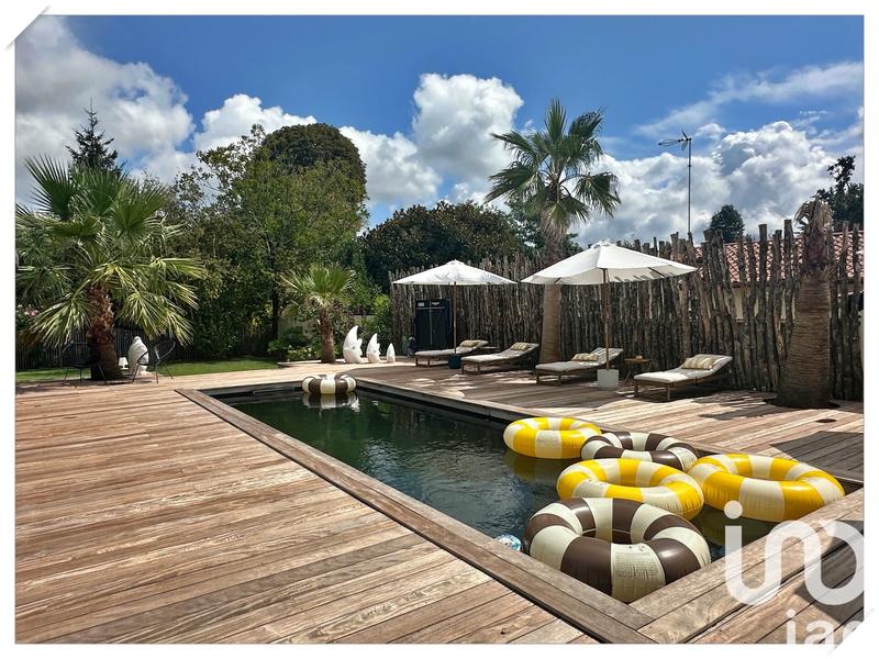 Maison - 250 m² - 7 pièces