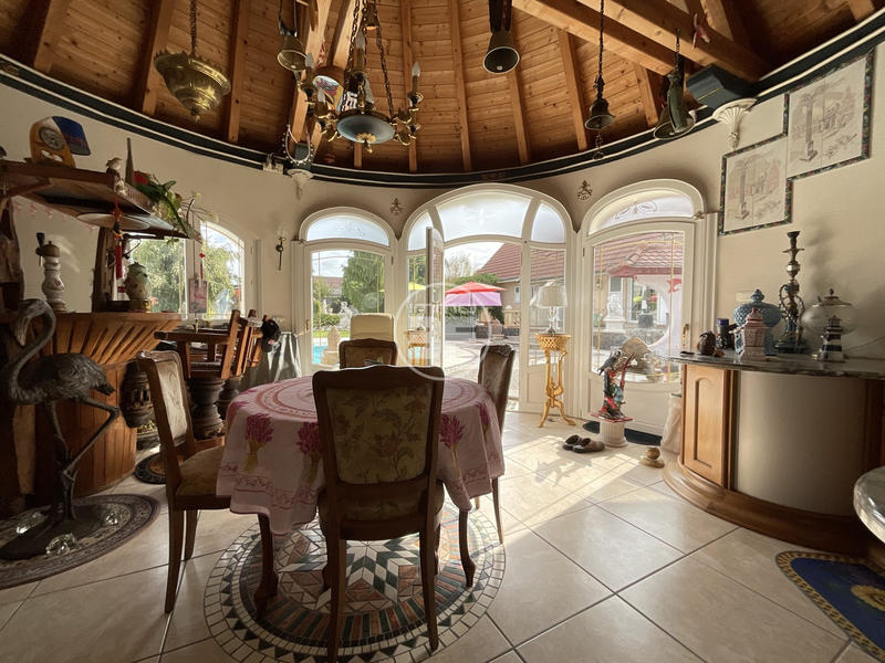 Maison - 195 m² - 7 pièces