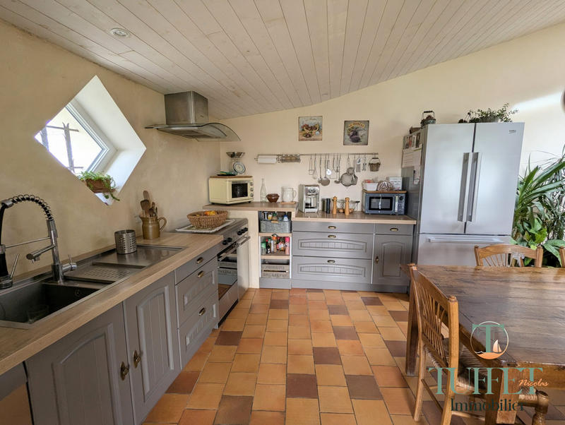 Maison ancienne - 402 m² - 8 pièces