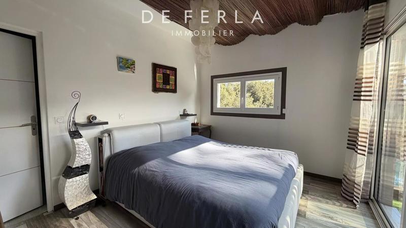 Maison - 196 m² - 7 pièces