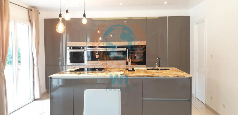 Maison - 206 m² - 6 pièces