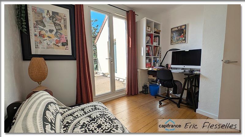 Maison - 208 m² - 9 pièces