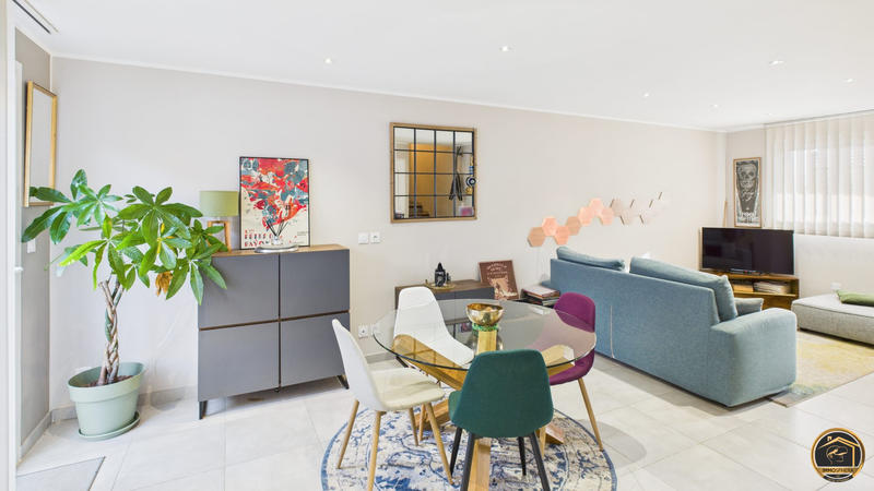 Maison traditionnelle - 100 m² - 5 pièces