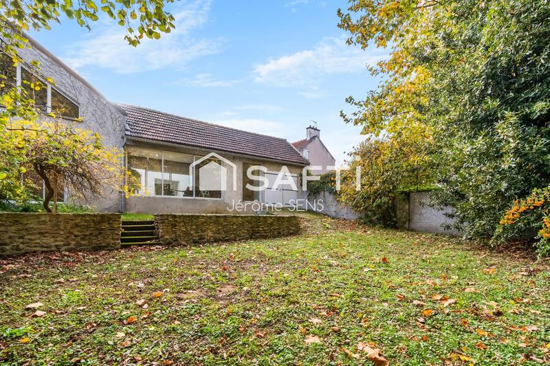 Villa - 237 m² - 9 pièces