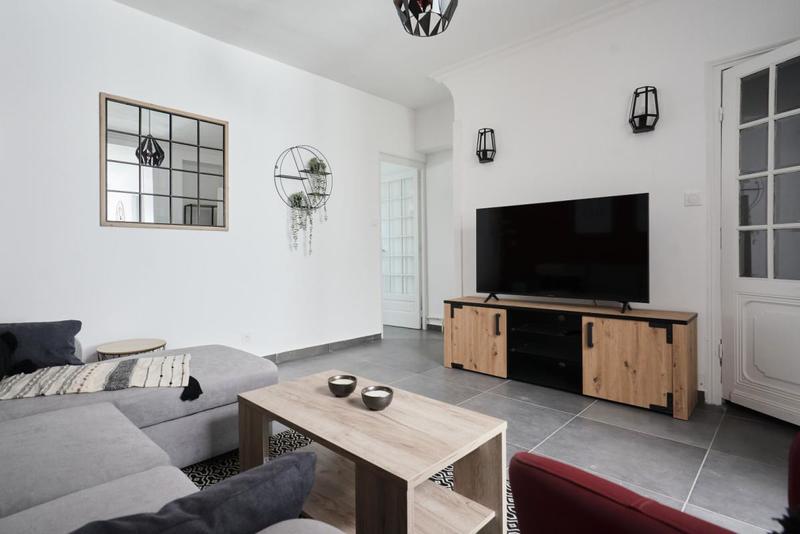 Maison - 90 m² - 5 pièces