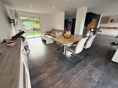 Maison - 121 m² - 5 pièces