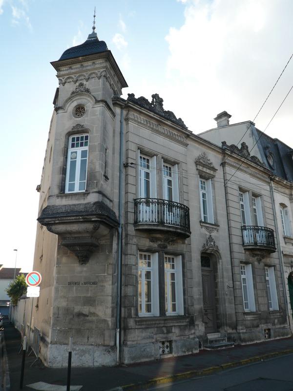 Maison bourgeoise - 230 m² - 9 pièces