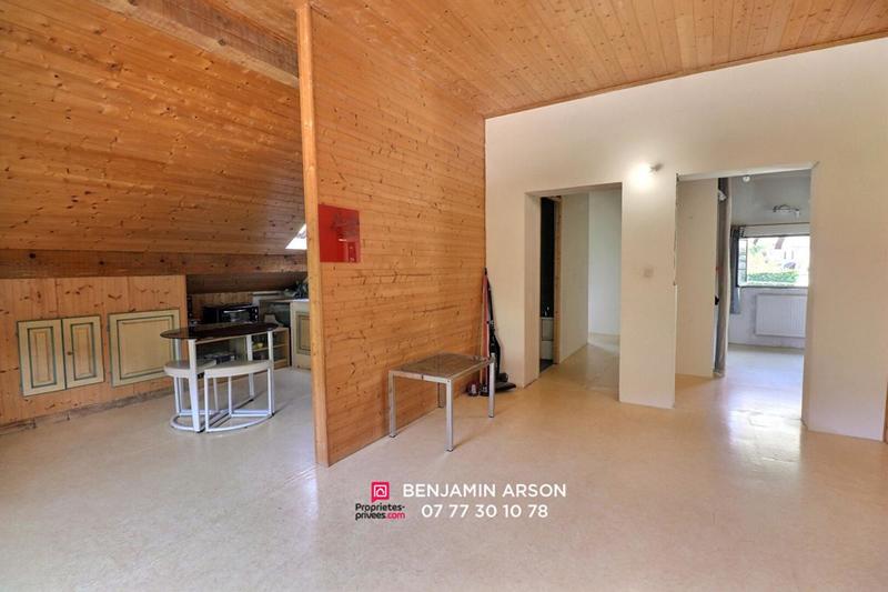 Maison - 275 m² - 12 pièces