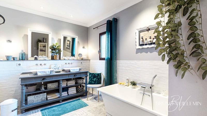 Demeure - 403 m² - 10 pièces