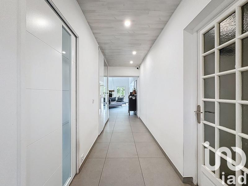 Maison - 221 m² - 9 pièces