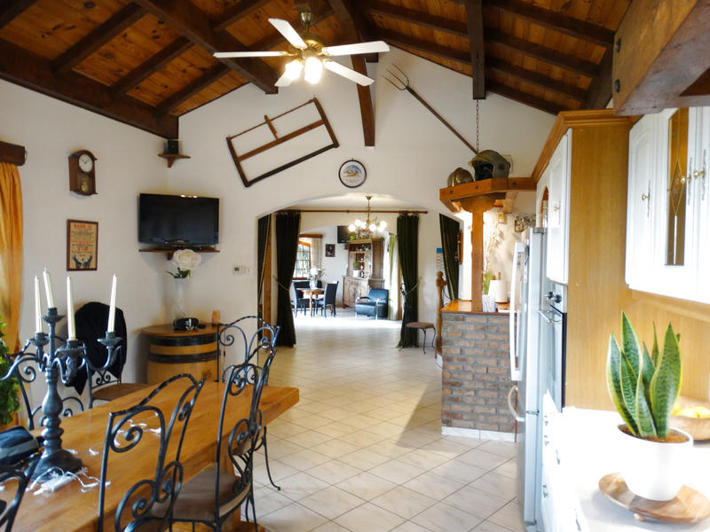 Maison - 200 m² - 6 pièces