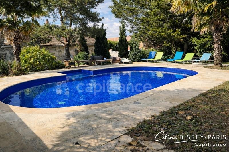 Maison - 256 m² - 6 pièces