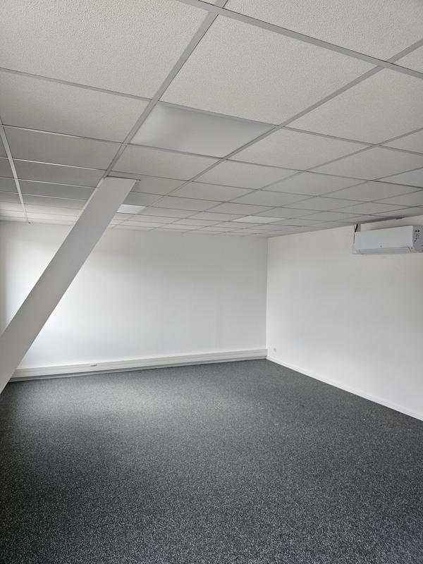 Bureau - 43 m² - 4 pièces