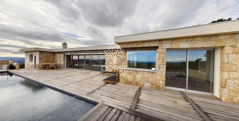 Villa - 325 m² - 10 pièces