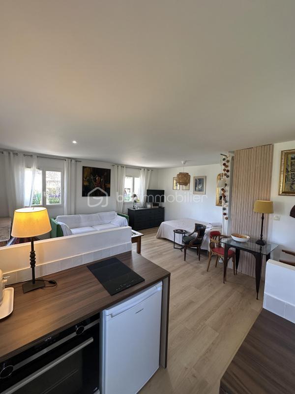 Propriété - 222 m² - 7 pièces