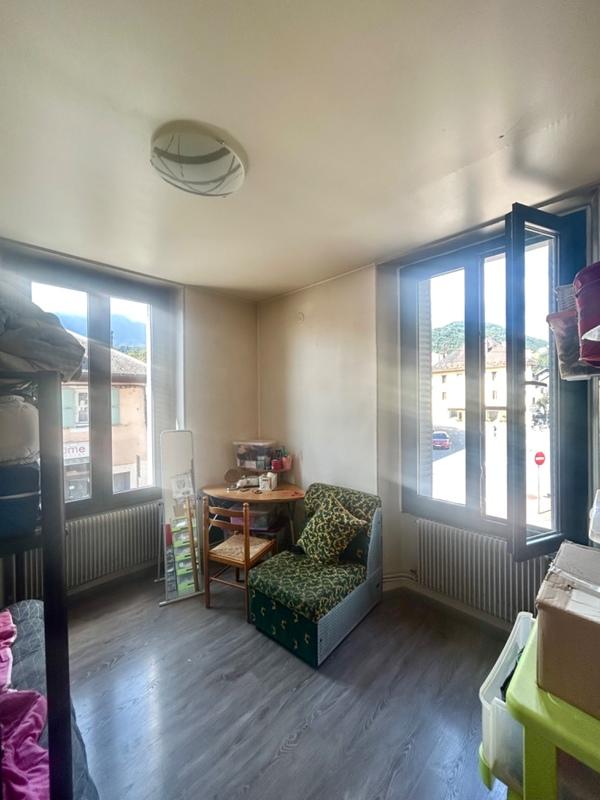 Appartement - 77 m² - 4 pièces