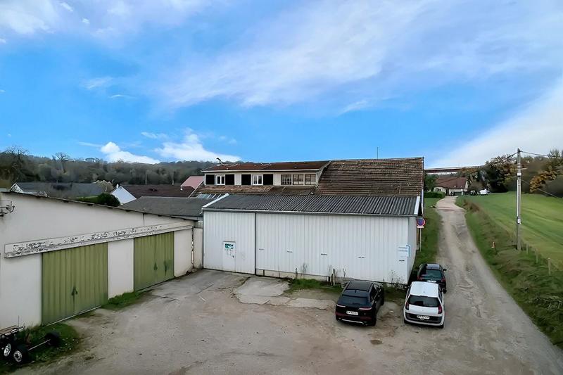 Local d'activité / Entrepôt - 879 m²