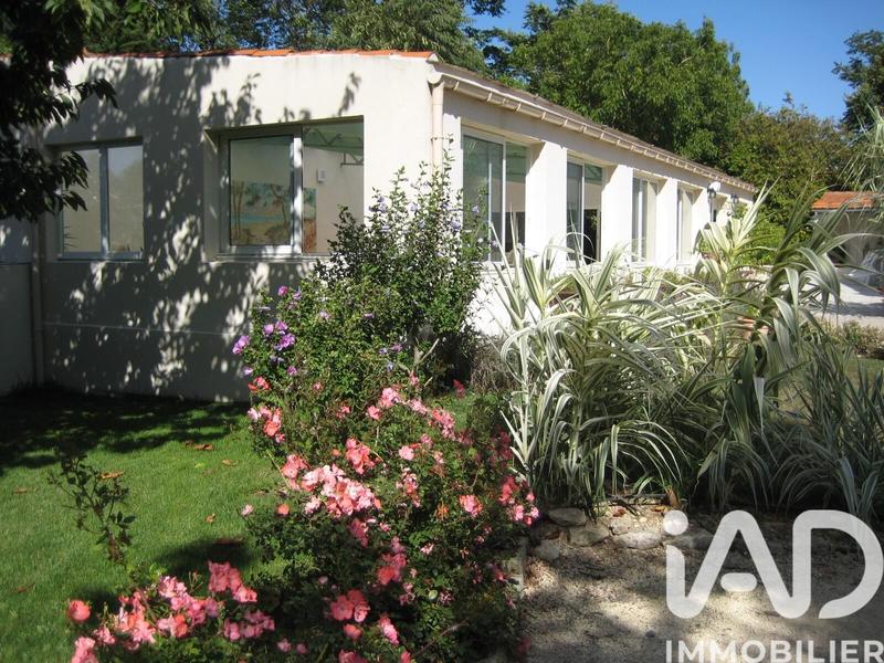 Maison - 458 m² - 10 pièces