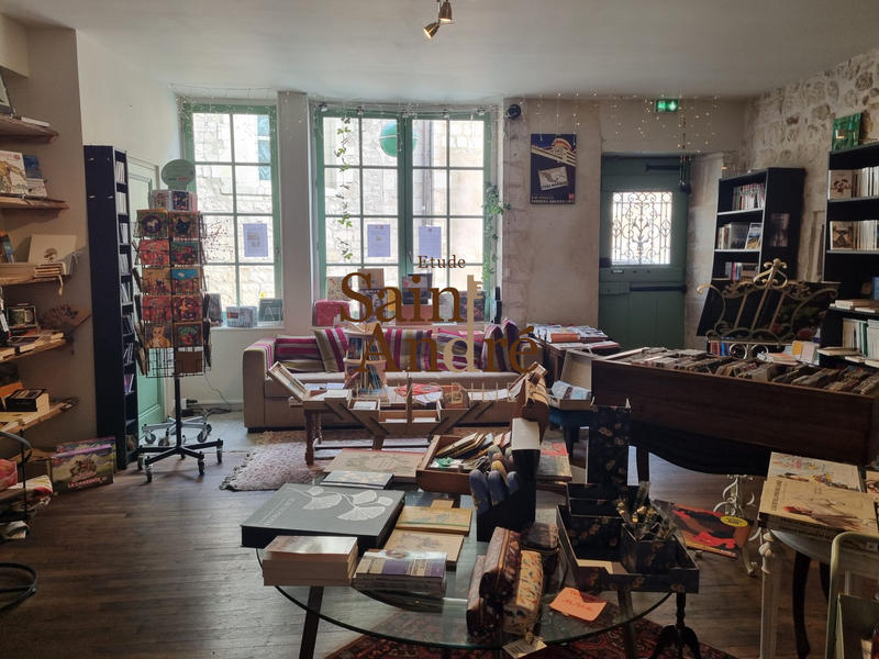 Maison - 427 m² - 13 pièces