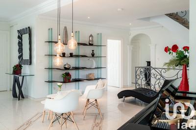 Maison - 252 m² - 8 pièces