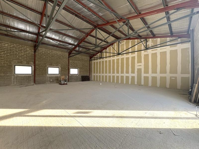 Local commercial - 243 m²
