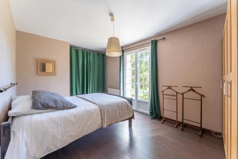 Maison - 180 m² - 8 pièces